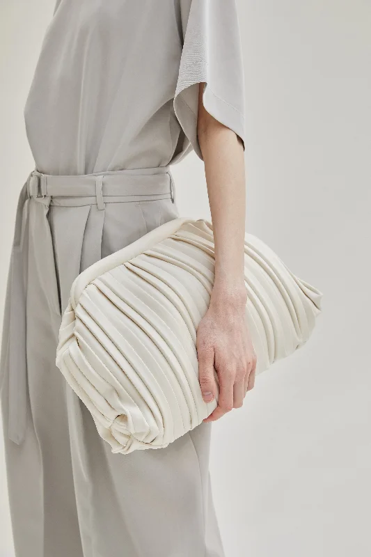 Large Dumpling Leather Clutch, Creme